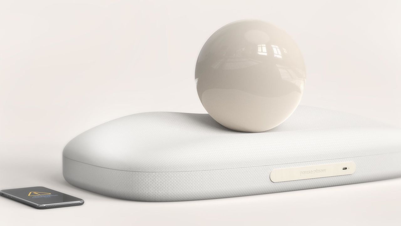 This is "Pause Pillow," a pillow that blocks smartphones from accessing the internet.