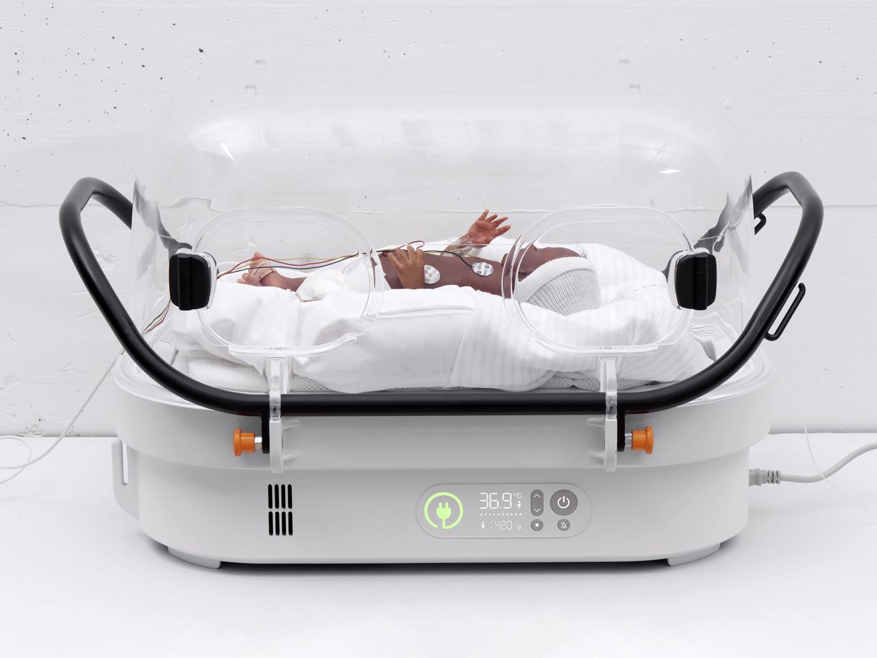 "Robust Nest" is an incubator designed for sub-Saharan Africa.