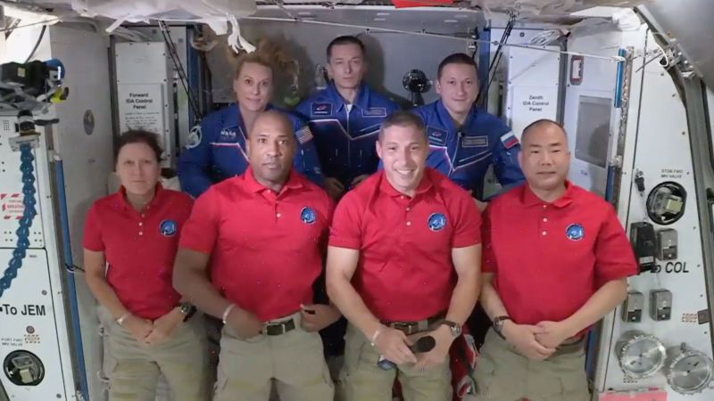 This Is How Astronauts Celebrate Christmas And Other Holidays In Space ...