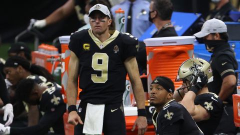 Drew Brees took himself out of Sunday's game against the San Francisco 49ers as he felt, while he was able to brave the pain, he was unable to play effectively with broken ribs.