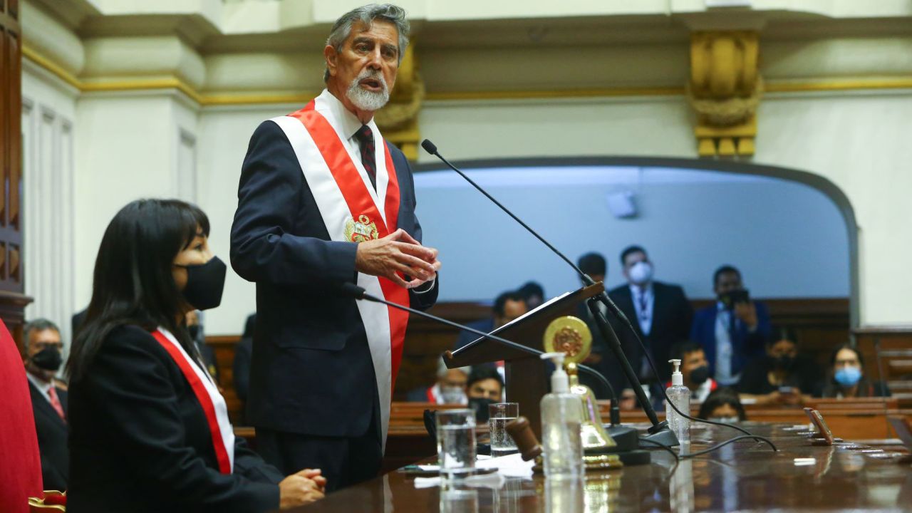 Francisco Sagasti is sworn in as President of the Republic in Congress on November 17, 2020.