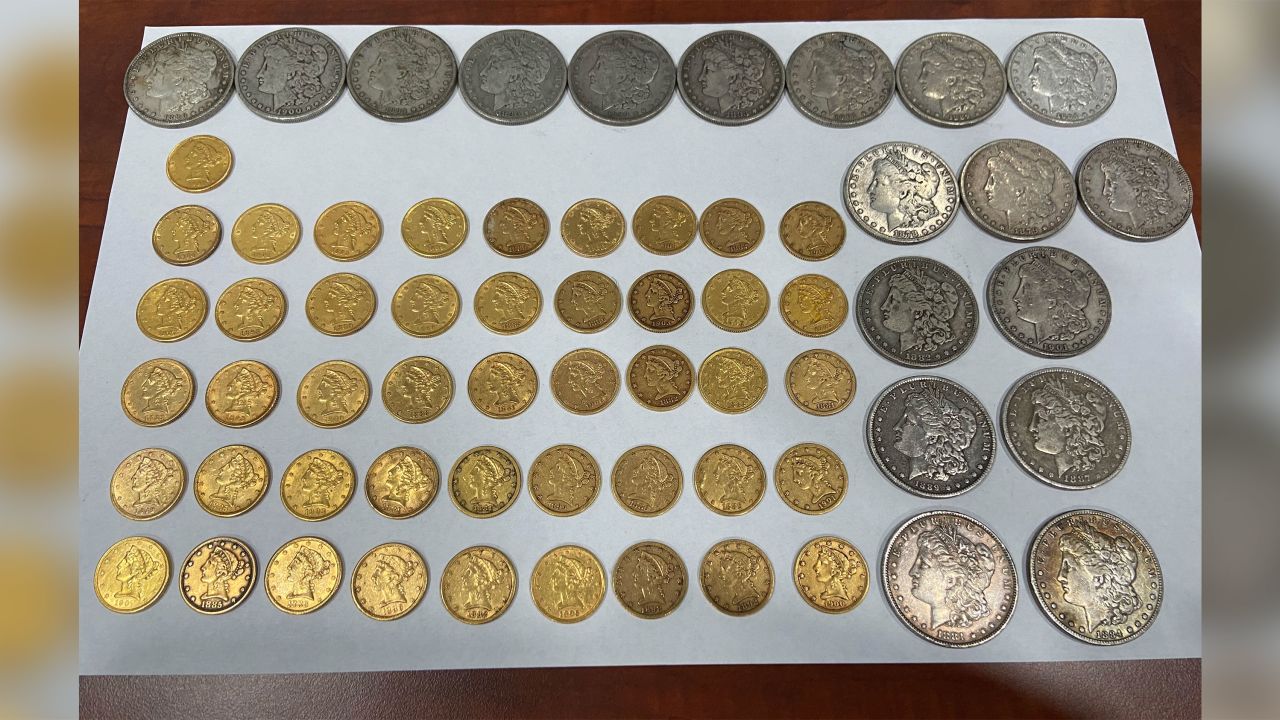 James and Clarrisa Munford say they never considered keeping the dozens of gold and silver coins they found in a drawer in their new house.