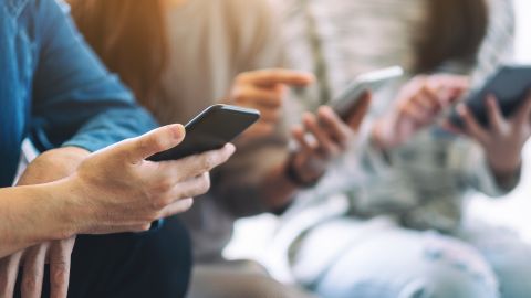 People who spend more time on their phones are more likely to reject larger, delayed rewards in favor of smaller, immediate rewards, according a new study.