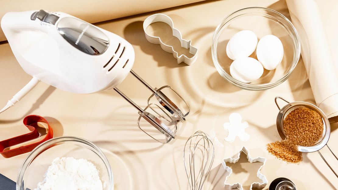 We Review the Breville BHM800SIL Hand Mixer - Is It the Best?
