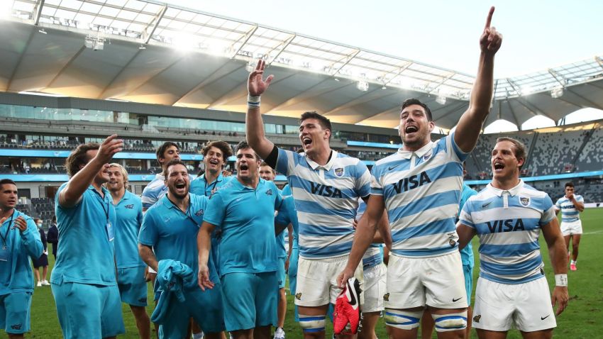 SYDNEY, AUSTRALIA - NOVEMBER 14: Guido Petti of the Pumas and Matias Alemanni of the Pumas celebrate with team mates after winning the 2020 Tri-Nations rugby match between the New Zealand All Blacks and the Argentina Los Pumas at Bankwest Stadium on November 14, 2020 in Sydney, Australia. (Photo by Cameron Spencer/Getty Images)