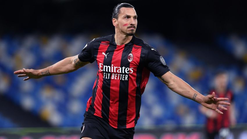 NAPLES, ITALY - NOVEMBER 22: Zlatan Ibrahimovic of A.C. Milan celebrates after scoring their team's first goal during the Serie A match between SSC Napoli and AC Milan at Stadio San Paolo on November 22, 2020 in Naples, Italy. Sporting stadiums around Italy remain under strict restrictions due to the Coronavirus Pandemic as Government social distancing laws prohibit fans inside venues resulting in games being played behind closed doors. (Photo by Francesco Pecoraro/Getty Images)