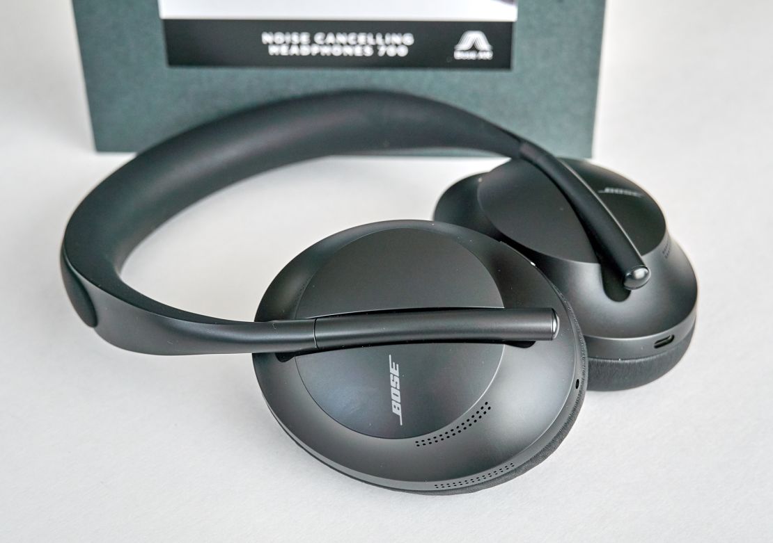 https://media.cnn.com/api/v1/images/stellar/prod/201124125104-bose-700-noise-cancelling-headphones-stock.jpg?q=w_1110,c_fill