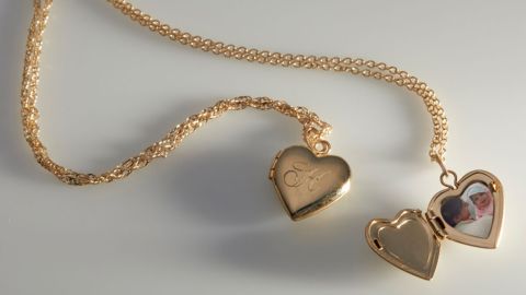 Dollhouse Heart Locket in Gold