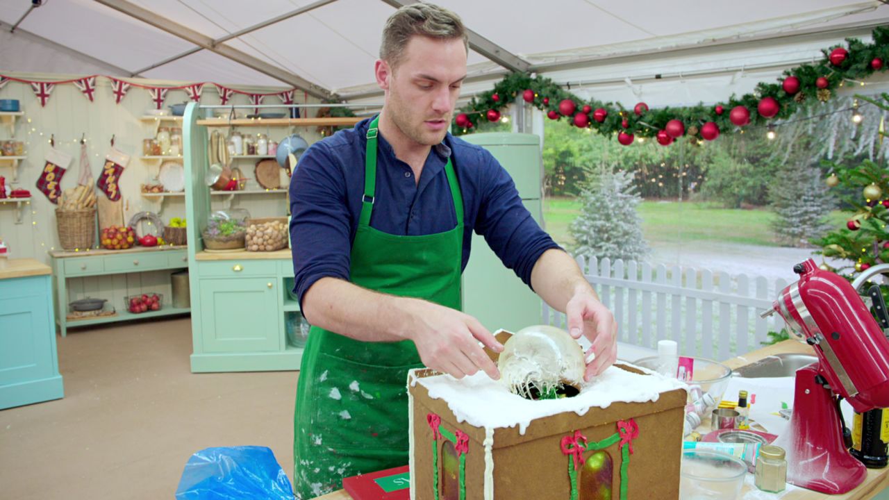 <strong>"The Great Christmas Baking Show: Holidays" Season 3</strong>: Cake pops, canapes, favorite contestants from seasons past and the "Derry Girls" cast bring Yuletide joy to the tent. But will Paul be naughty or nice?<strong> (Netflix) </strong>