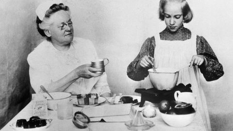 Fannie Farmer taught a more exacting and precise way of cooking in Massachusetts at the Boston Cooking School. For example, she was the first to dip flour into a cup and level it with a knife. 