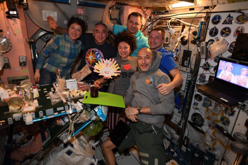 This Is How Astronauts Celebrate Thanksgiving In Space | CNN