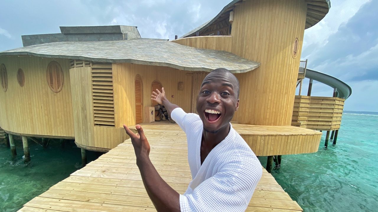 "The Maldives offers a golden opportunity to feel ordinary again," says Levius, who's clearly impressed by his temporary Soneva Fushi home. 