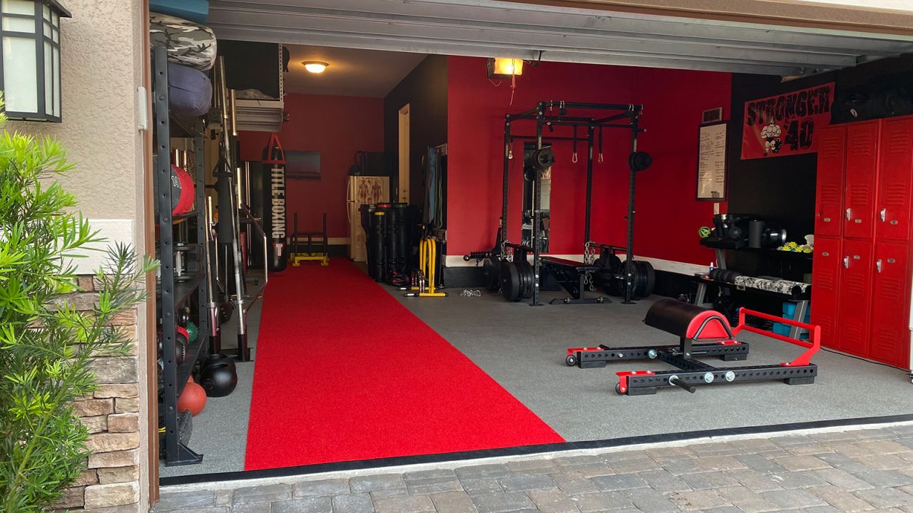 CNN fitness expert Dana Santas gradually built out her garage gym in Florida over several years. You can create your own home gym, too.