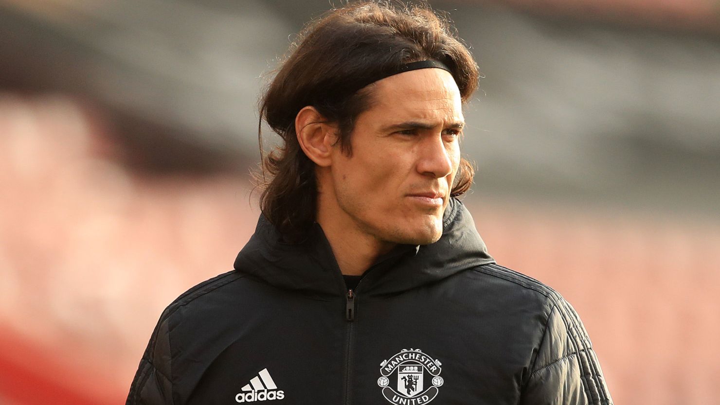 Cavani looks on prior to the Premier League match between Southampton and Manchester United.
