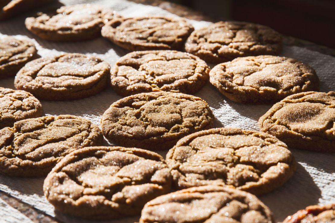 Traditional ginger molasses cookies will ship well.