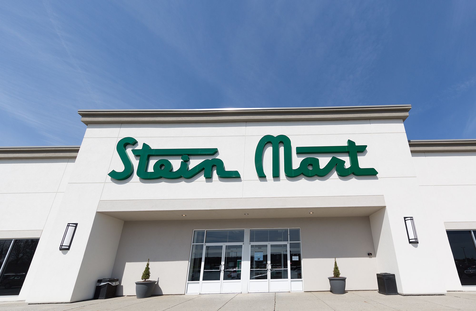 Stein Mart files for bankruptcy and will close most of its 300 stores