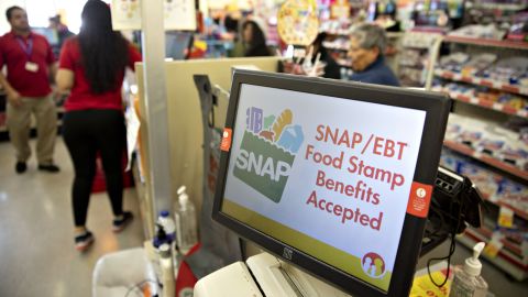 46 states and the District of Columbia offer SNAP recipients the ability to use their benefits online, but Amazon or Walmart are the only retail options that offer delivery in the majority of those states. 