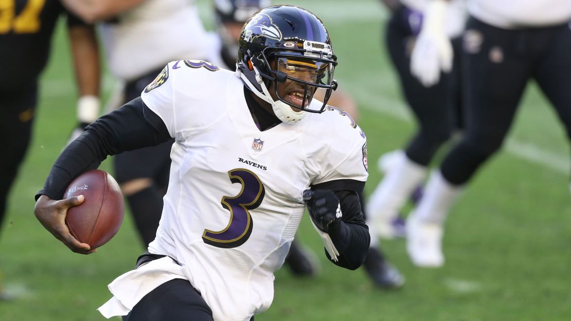 Baltimore Ravens quarterback Robert Griffin III rushes the ball against the Pittsburgh Steelers.