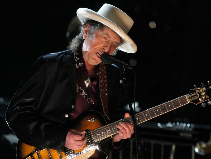 Bob Dylan's trademark agreement gives Universal entire 600+ song catalog