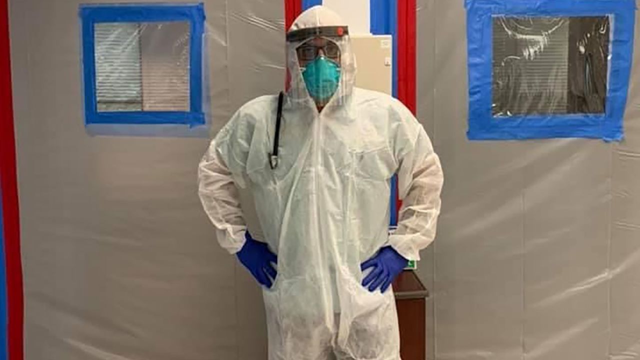 Carlos Araujo-Preza was the critical care medical director at HCA Houston Healthcare in Tomball, Texas.