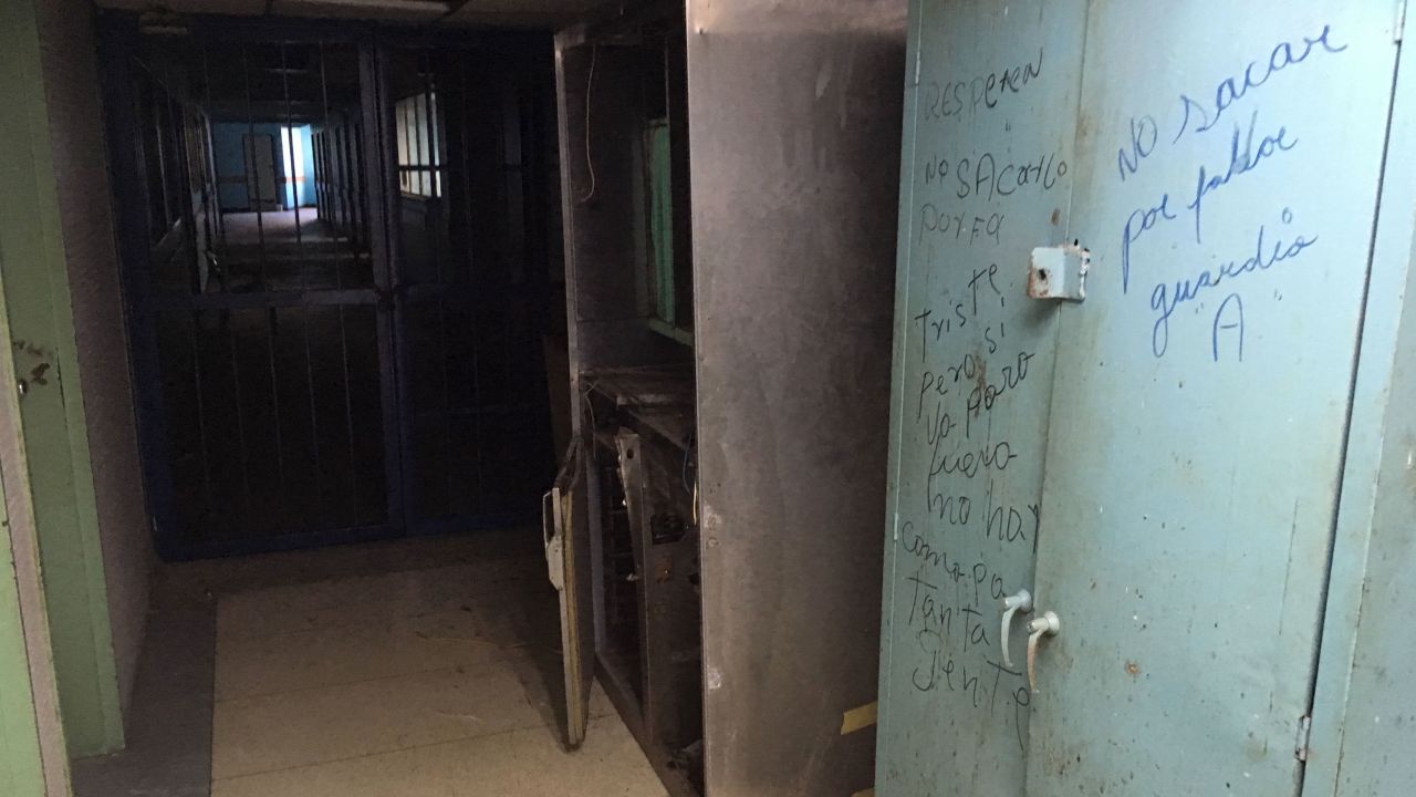 A Los Magallanes hospital worker said the facility no supplies, and patients who don't die of their disease die of contamination.