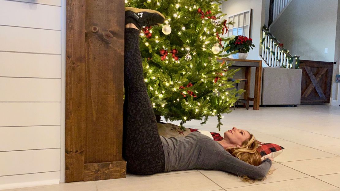 Avoid holiday stress with these 4 fun holiday exercise ideas you can  SEAMLESSLY incorporate into your busy routine! (No gym required!)