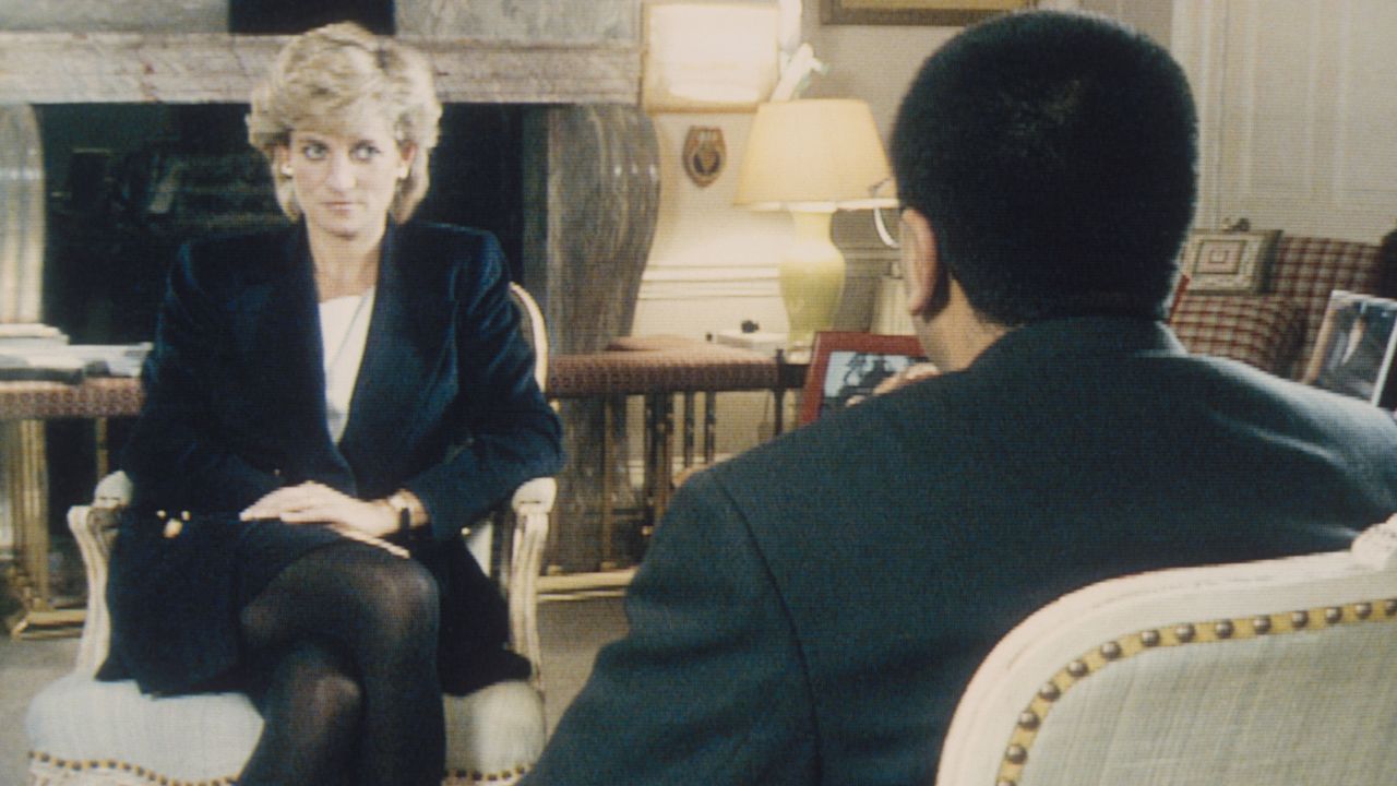 Martin Bashir interviews Princess Diana in Kensington Palace for the television program "Panorama" in 1995.