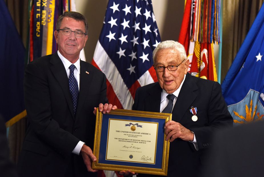 US Defense Secretary Ash Carter hosts an award ceremony in 2016 honoring Kissinger for his years of distinguished public service.