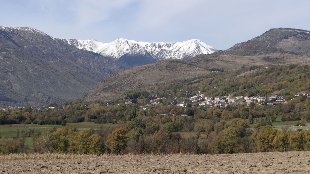 <strong>The view from Spain:</strong> While the town of Llívia belongs to Spain, the surrounding Carol valley belongs to France. 
