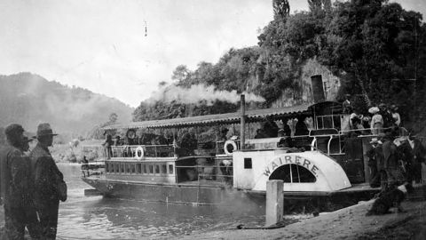 A paddle steamer at Pipiriki on the Whanganui River, circa 1910.