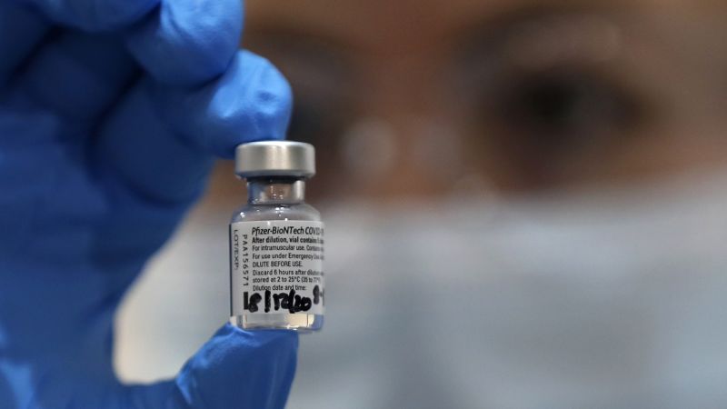 FDA issues emergency use authorization for Pfizer/BioNTech Covid-19 vaccine | CNN