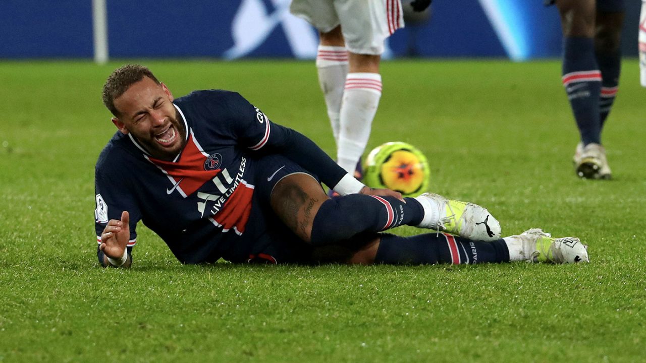 Neymar after sustaining an injury against Lyon.