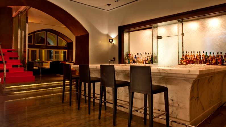 <strong>The pioneer:</strong> <a href="https://www.tajhotels.com/en-in/taj/taj-mahal-palace-mumbai/restaurants/harbour-bar/" target="_blank" target="_blank">The Harbour Bar</a> was India's first licensed bar. Opened in 1933 in the lobby of the Taj Mahal Palace Hotel, Mumbai -- the city's first luxury hotel -- it has been finessing its drinks for nearly 90 years. 