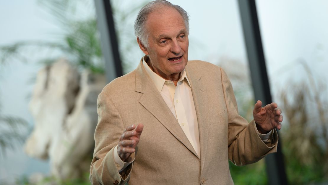 Alan Alda address students at the Alan Alda Center for Communicating Science, which is part of SBU's School of Journalism.