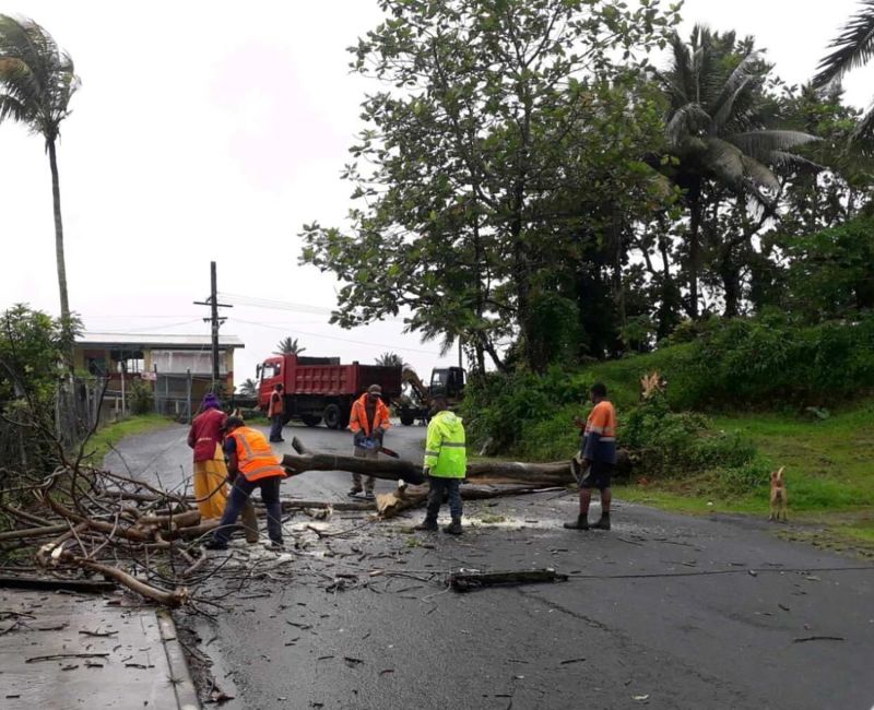 Cyclone Yasa rips through Fiji, killing at least 2 people and ...