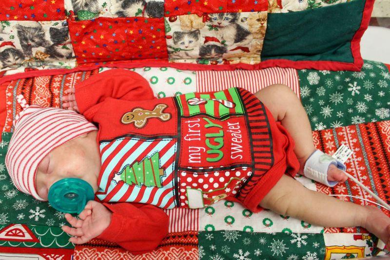 Texas hospital spreads joy in the NICU by dressing newborns in Christmas sweaters CNN