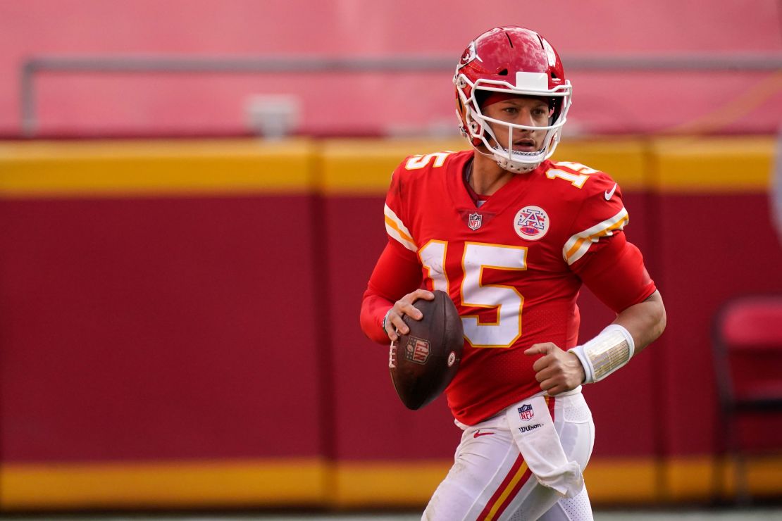 Patrick Mahomes commended the Chiefs' defense for keeping them in the game when the offense was not firing on all cylinders.