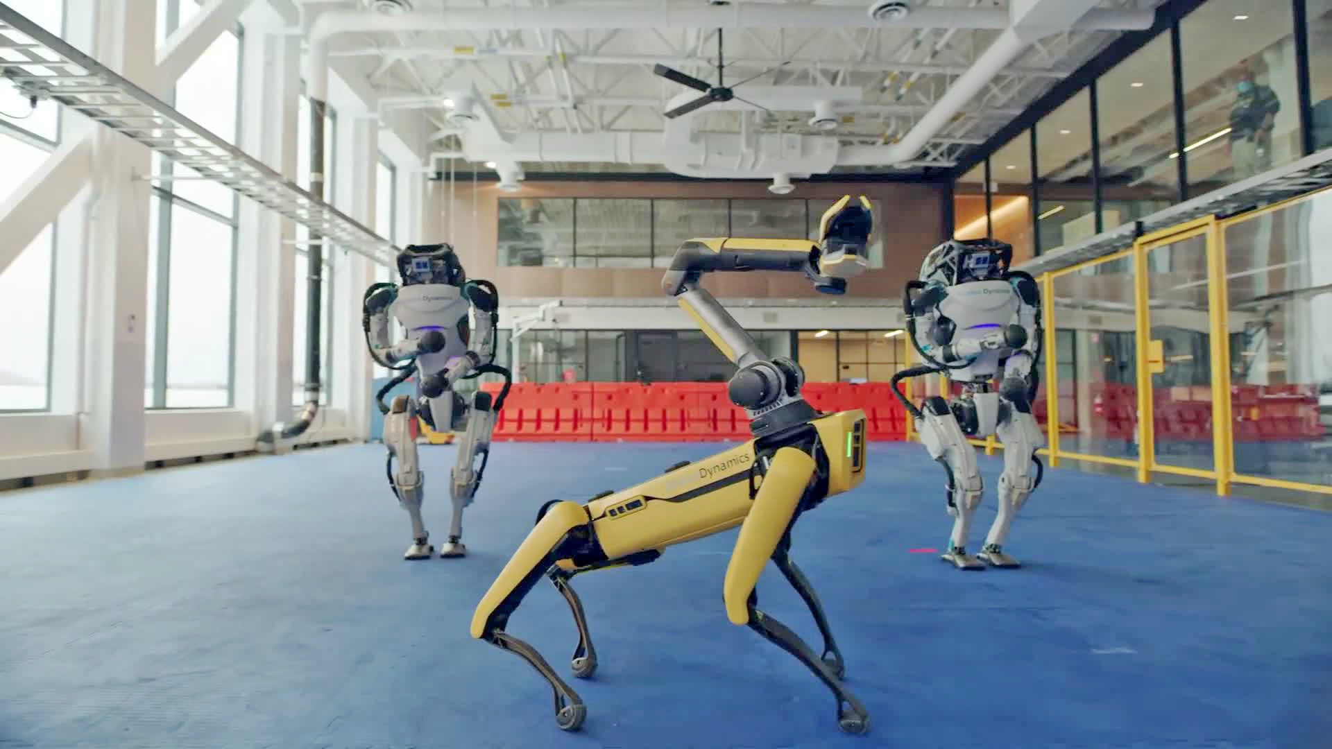 Gentagen Fearless Fantasifulde These Boston Dynamics robots can boogie down better than most humans | CNN  Business