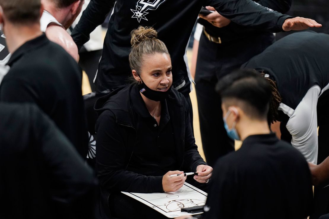 Becky Hammon calls a play during a timeout in the second half during the Spurs' game against the Lakers.