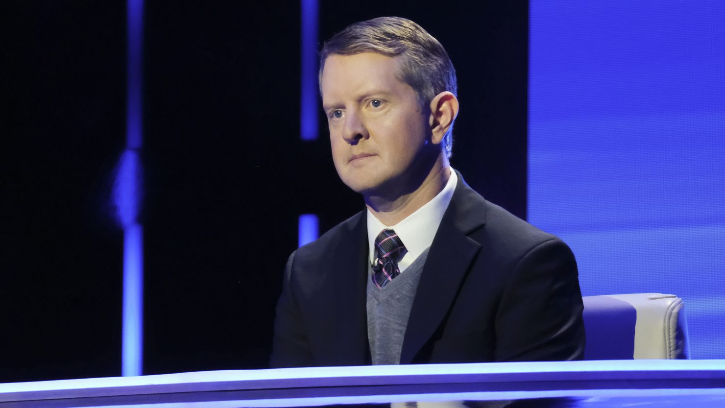 Ken Jennings has issued an apology for some of his past tweets. 