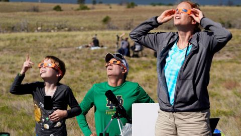 People watch the total solar eclipse in Guernsey, Wyoming U.S. August 21, 2017.  REUTERS/Rick Wilking