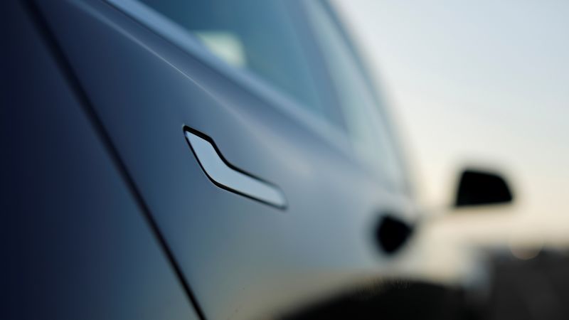 Link Копирана Tesla се опитва да препроектира начина да отвори