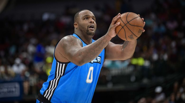 Glen Davis (0) during the game at the American Airlines Center. Mandatory Credit: Jerome Miron-USA TODAY Sports