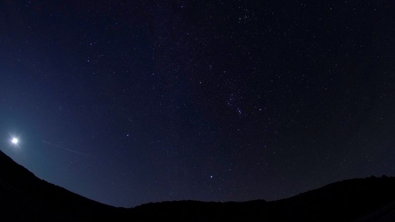 Orionīdu meteoru plūsma: šajā nedēļas nogalē vērojiet meteorus debesīs