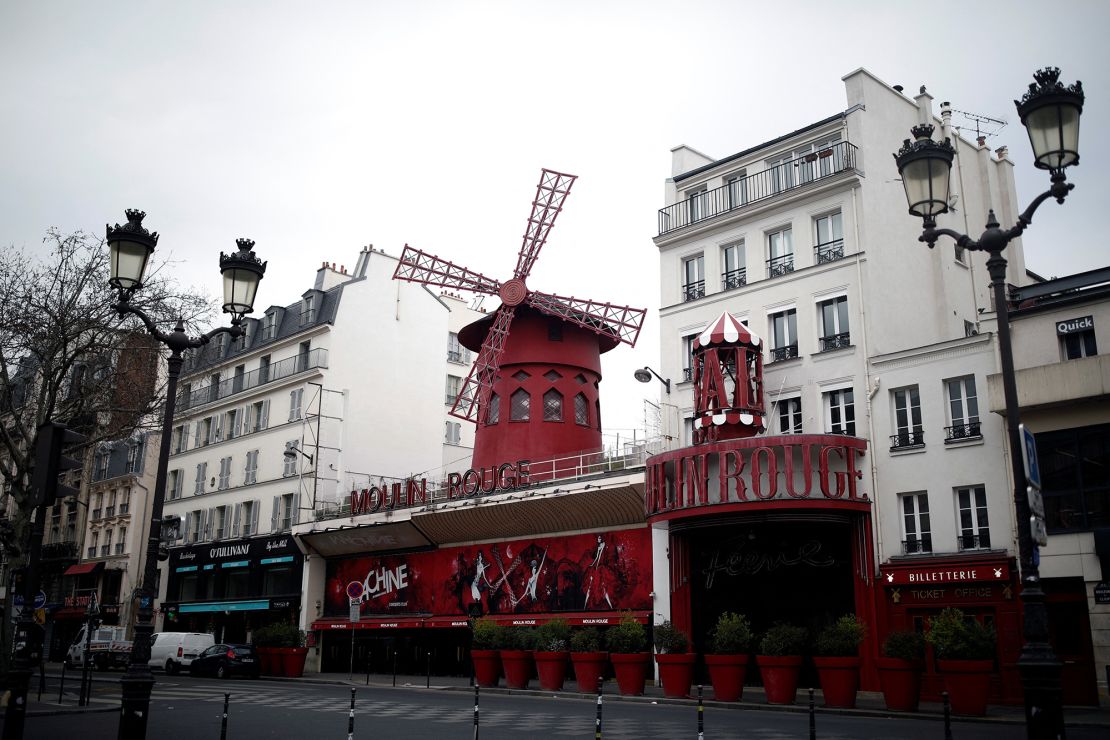 Moulin Rouge - Figure 3