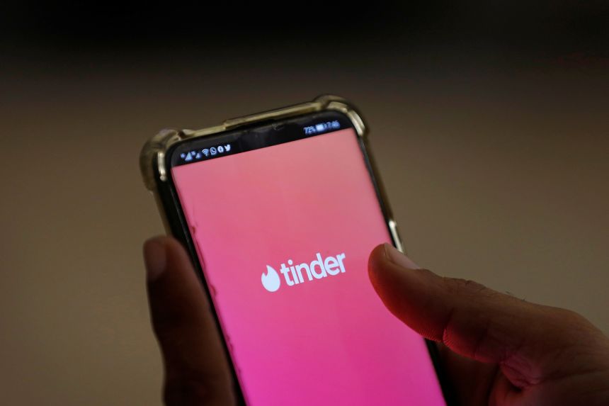 Tinder's new height setting for premium users has been divisive: Shorter men worry they'll have a harder time meeting women on the app.