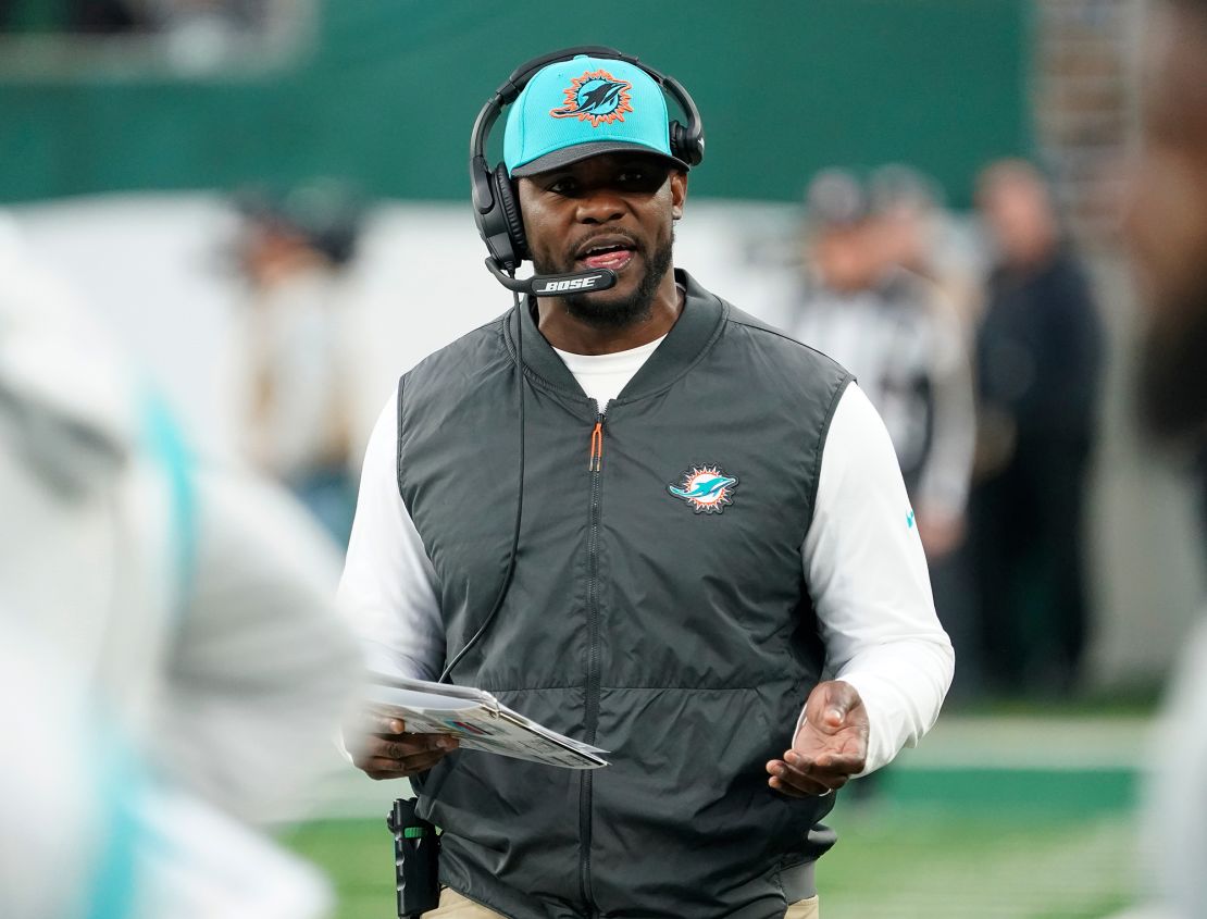 Flores looks on during a Dolphins game against the New York Jets on November 21, 2021.