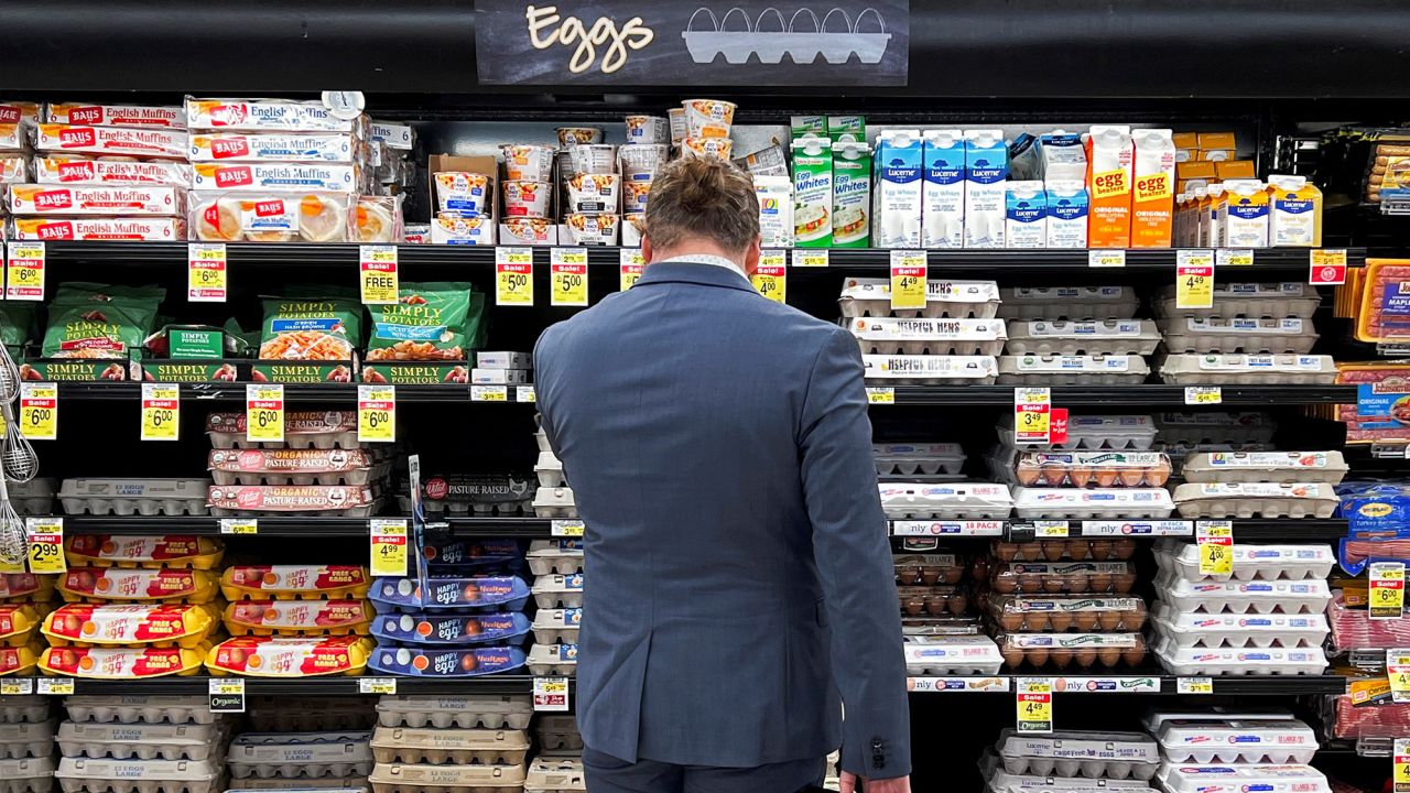 A man looks at eggs displayed at a supermarket in Chicago, Illinois, U.S., April 13, 2022. Picture taken April 13, 2022. REUTERS/Jim Vondruska REFILE-CORRECTING INFORMATION