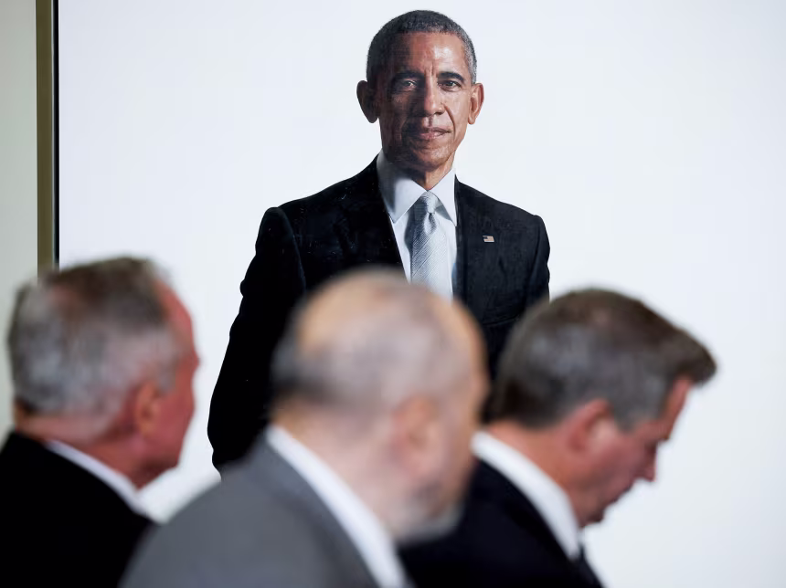 Trump moves Obama, Bush portraits to hidden stairwell