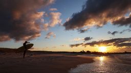 Nubes sobre el Océano Atlántico al amanecer en Lido Beach, Nueva York, el 23 de septiembre de 2022.